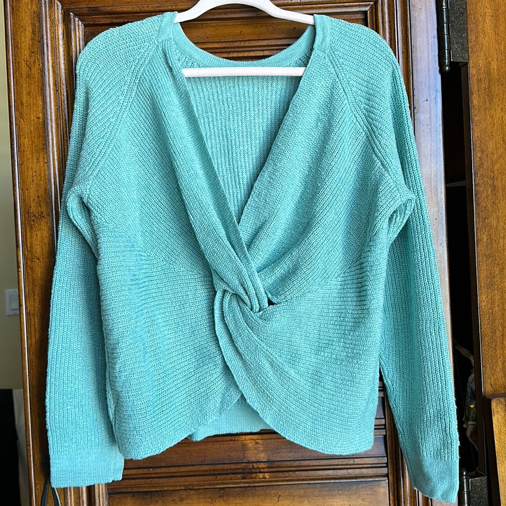SALE🌸Aerie Swirly Sweater